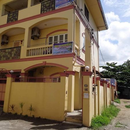 Julz Tropical Apartments Olongapo Buitenkant foto