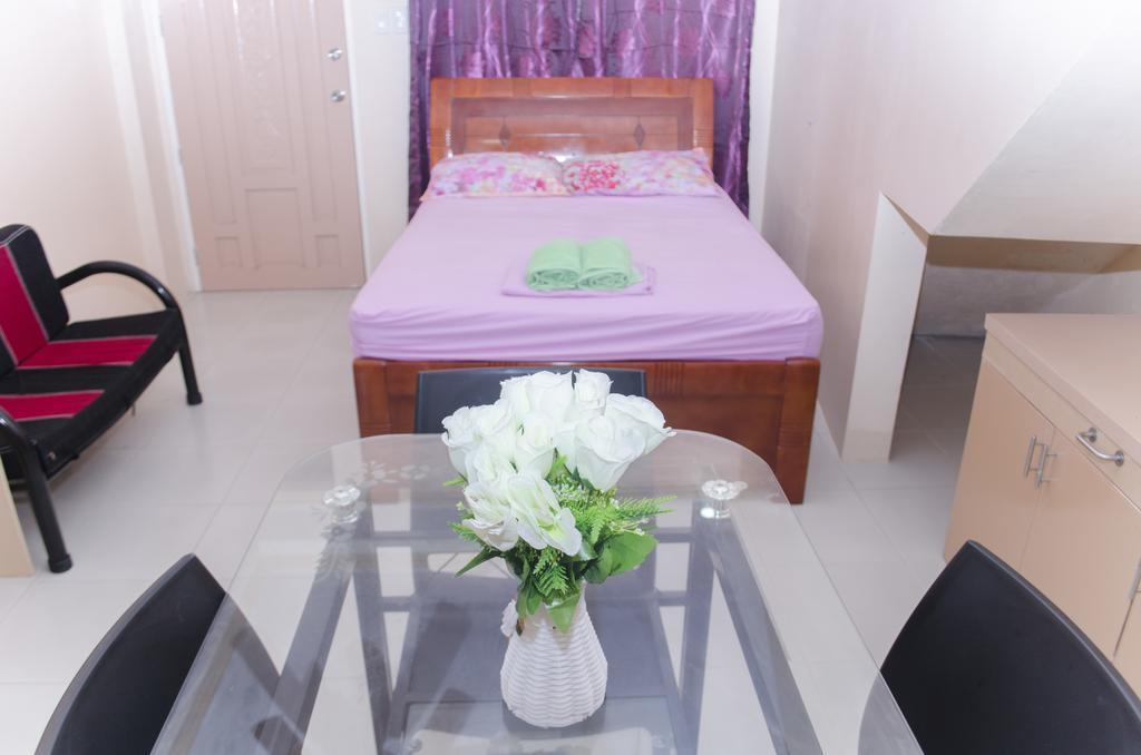 Julz Tropical Apartments Olongapo Buitenkant foto