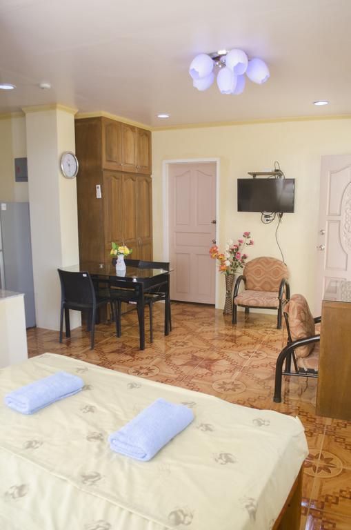 Julz Tropical Apartments Olongapo Buitenkant foto